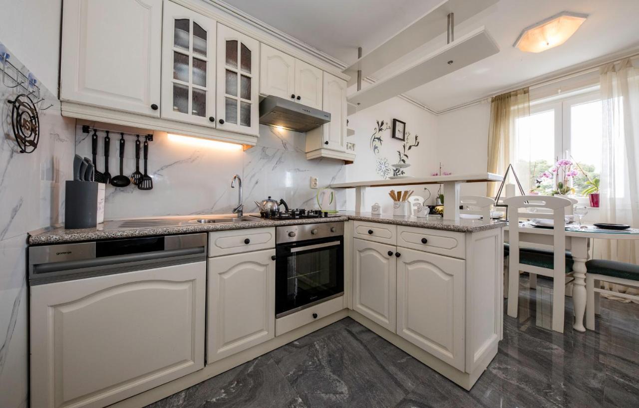 Apartment Dominik 2874 Palit Exterior photo